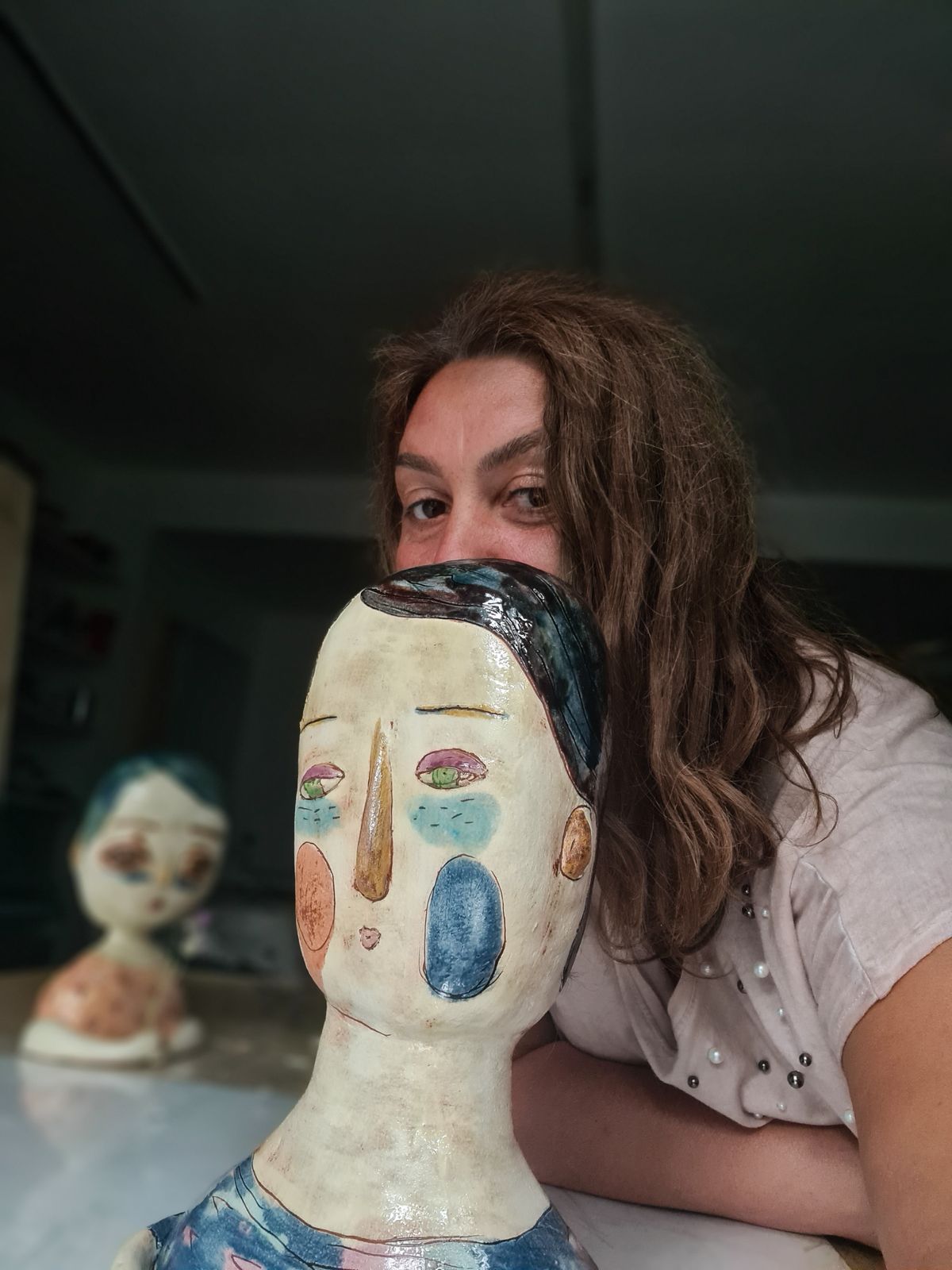 Aram, povești și emoții modelate în ceramică